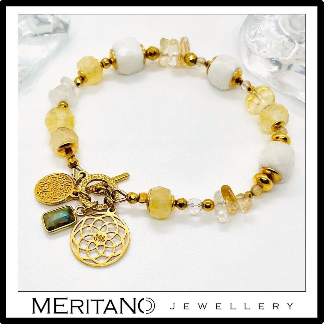 Biało - żółta bransoletka z cytrynem, kamieniem księżycowym i monetą