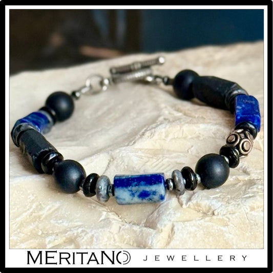 Bransoletka męska z kamieni naturalnych turmalin i lapis lazuli na jasnym kamieniu Bransoletka męska z kamieni naturalnych turmalin i lapis lazuli na jasnym kamieniu