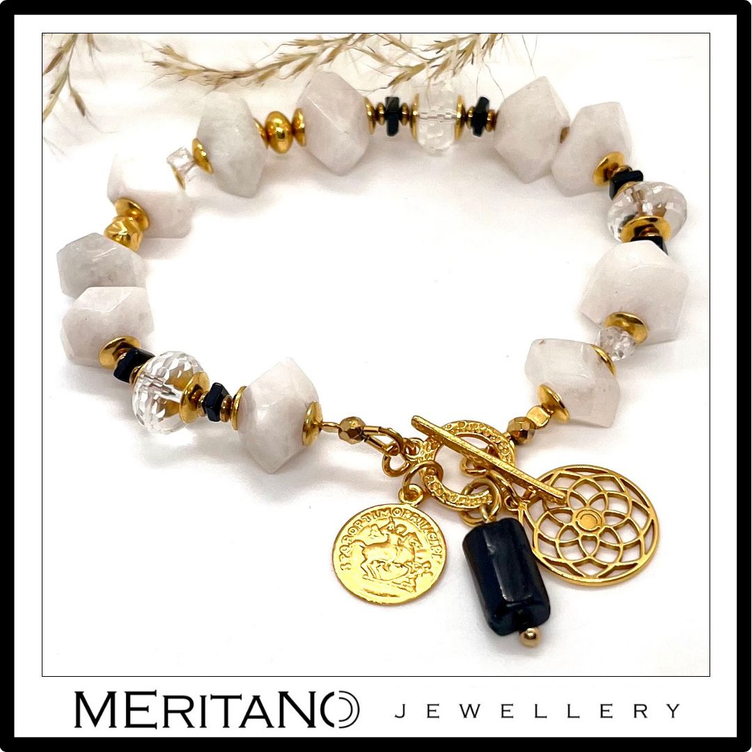 Bransoletka z dużych kamieni księżycowych, widok z góry