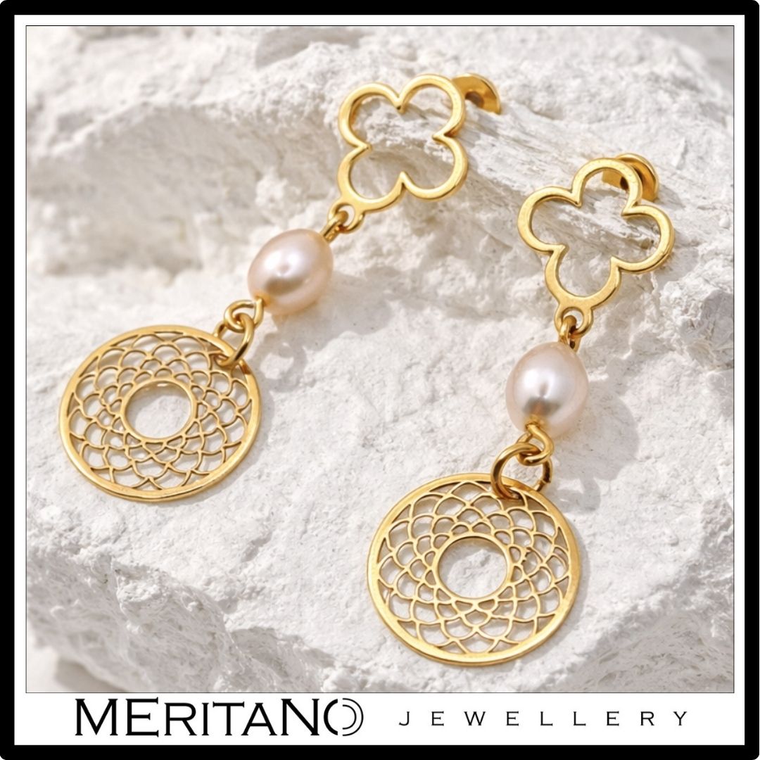 Kolczyki z różową perłą, wiszące - widok z góry