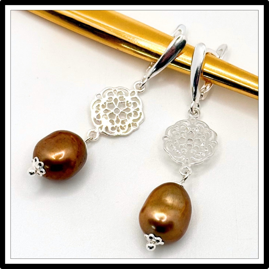 Srebrne kolczyki z perłami barokowymi Meritano - widok z góry