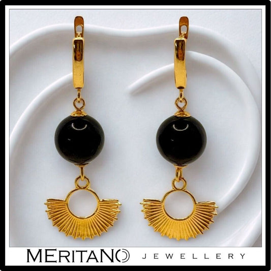 Wiszące kolczyki z turmalinem, widok z przodu Wiszące kolczyki z turmalinem, widok z przodu