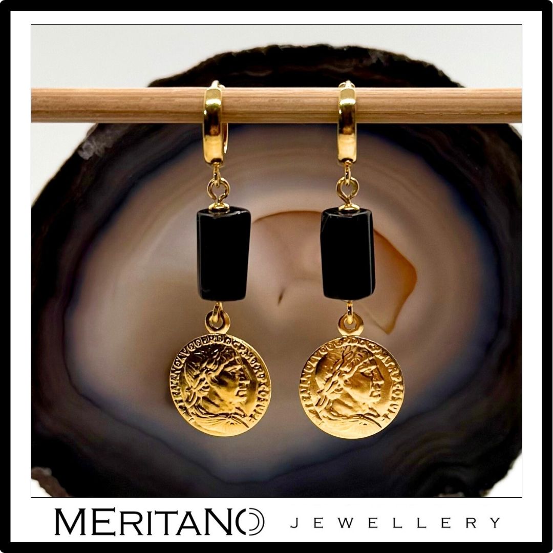 złote kolczyki z czarnym turmalinem