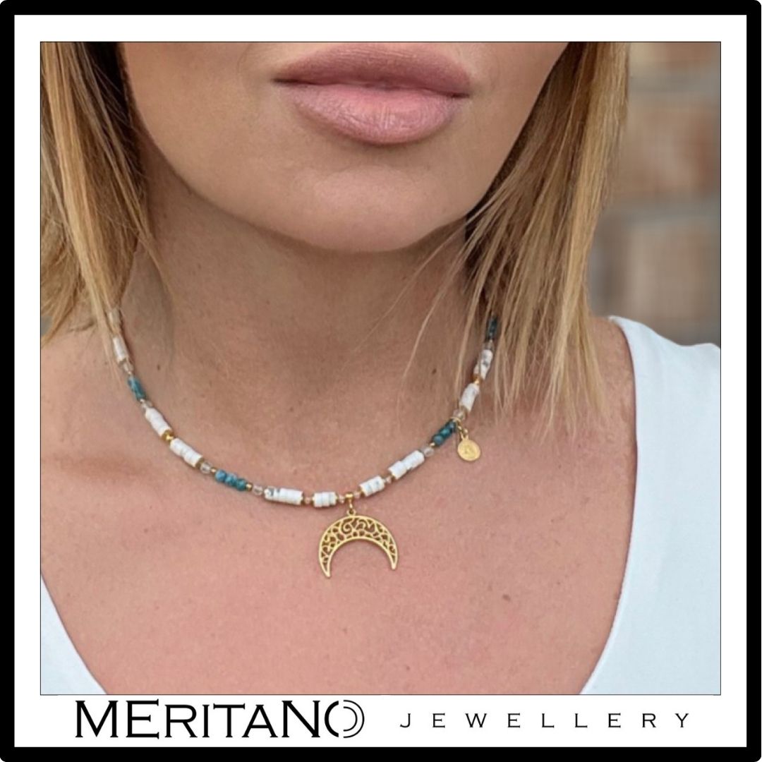 naszyjnik z apatytem i księżycem na szyji