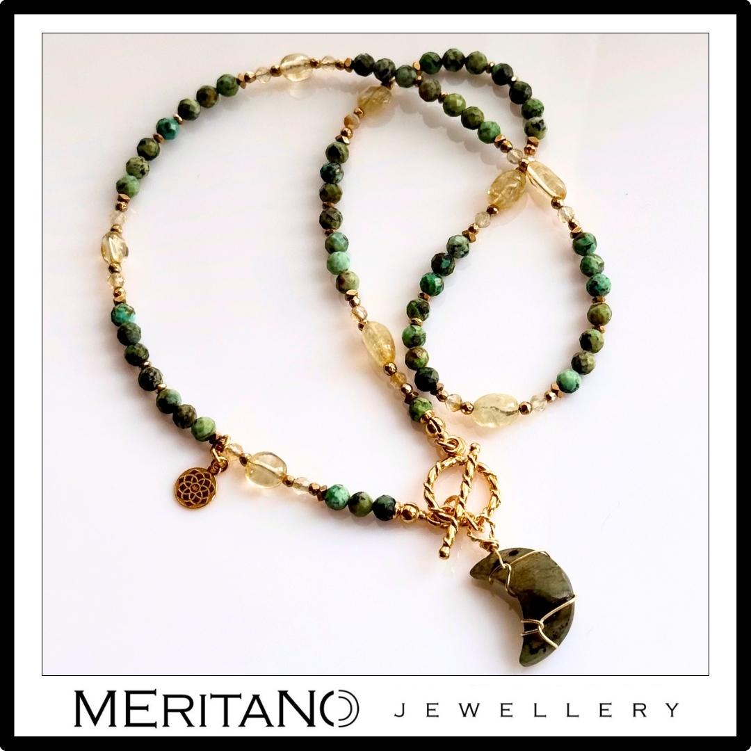 Naszyjnik z turkusem, cytrynem i labradorytem - widok z góry