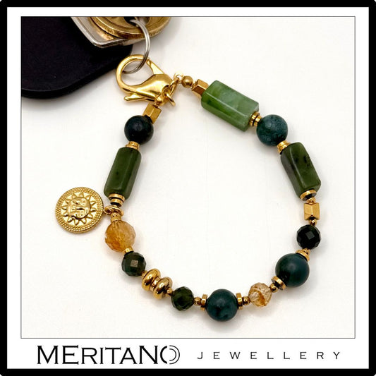 Breloczek damski do kluczy z kamieni naturalnych. Widok z kluczami. Breloczek damski do kluczy z kamieni naturalnych. Widok z kluczami.