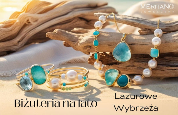 Biżuteria na lato z kamieni naturalnych i pereł na kawałkach drewna  i piasku