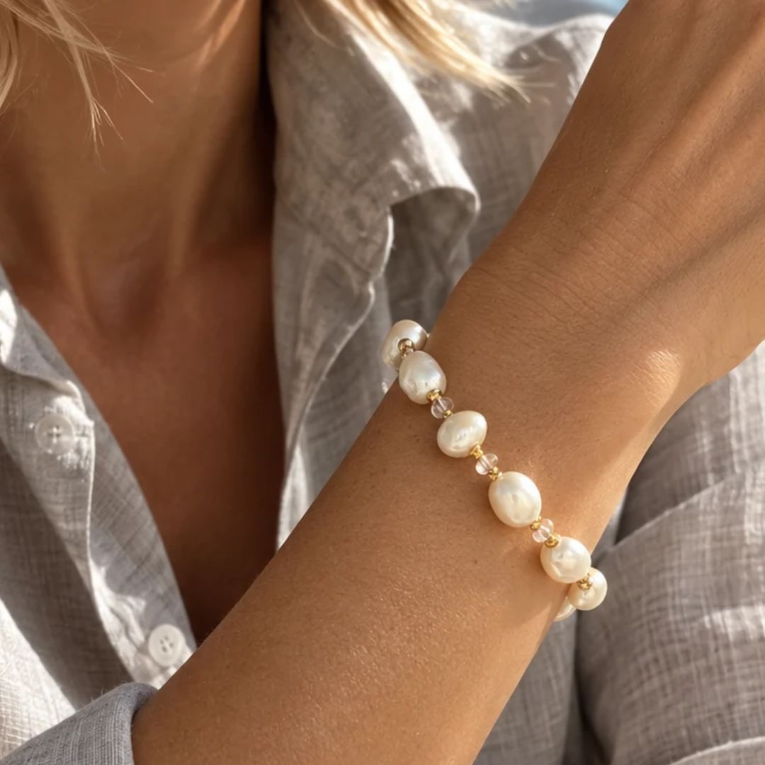 Bransoletka z pereł barokowych na ręce - zdjęcie kolekcji Meritano Jewellery