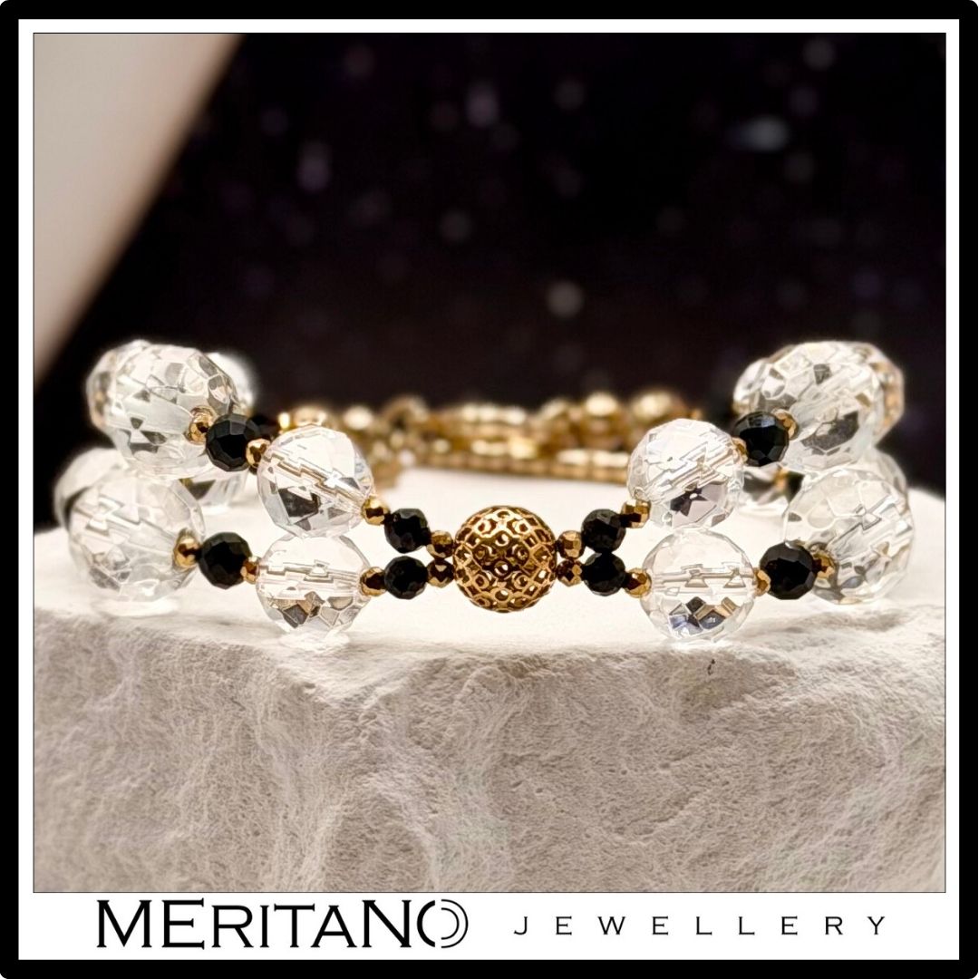 Bransoletka z kryształem górskim i turmalinem, podwójna, złote detale, zapięcie na patyczek - widok z przodu