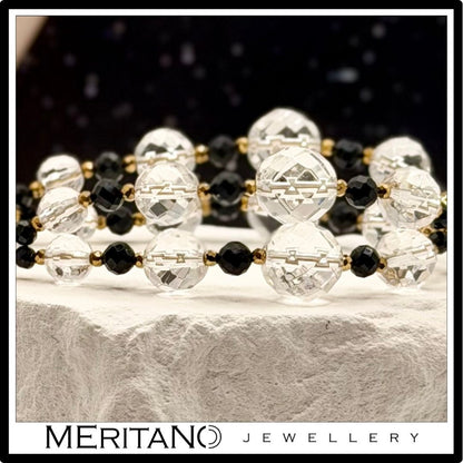 Bransoletek z kryształem górskim i turmalinem, podwójna, złote dodatki - widok z boku, skala kamieni