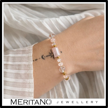 Bransoletka różowy kwarc, kryształ górski i morganit - widok na ręce