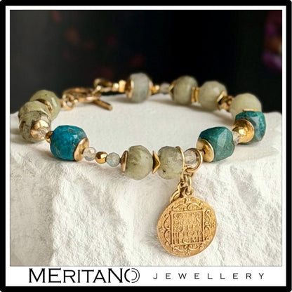 Bransoletka labradoryt i apatyt, złota zawieszka