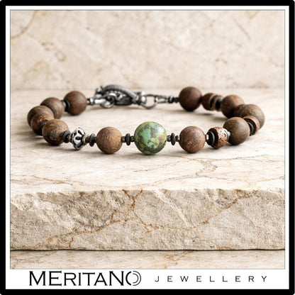 Bransoletka męska z kamieni - bronzyt i turkus - widok na jasnym tle