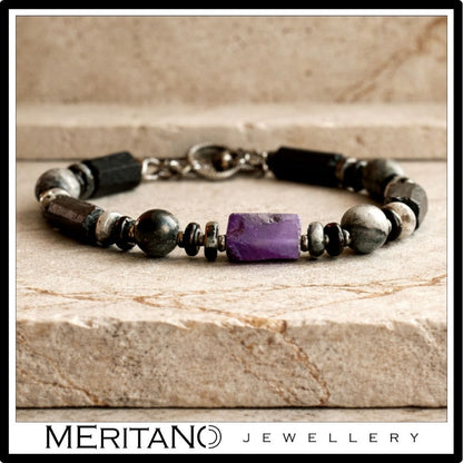 Bransoletka męska z kamieni, turmalin, larvikit, ametyst na jasnym kamieniu