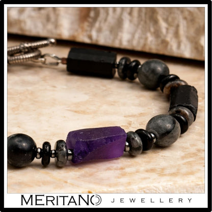 Bransoletka męska z turmalinem, larvikitem i ametystem z widokiem na detale