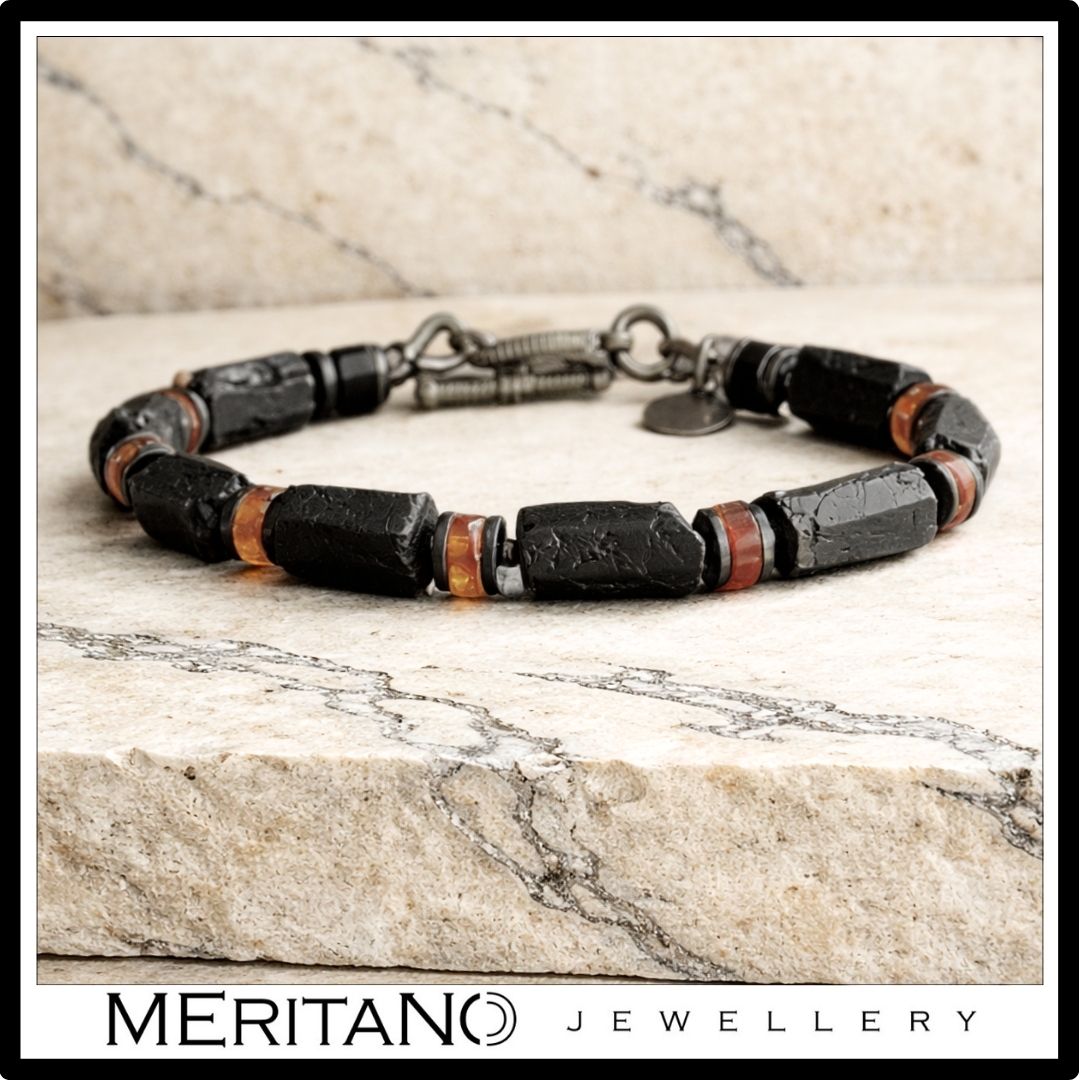 Bransoletka męska z czarnym turmalinem  i granatem  na jasnym kamieniu