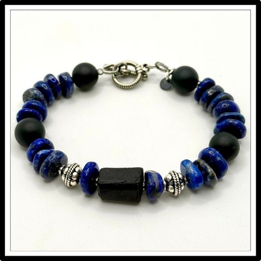 Bransoletka męska z turmalinem i lapis lazuli, widok z góry Bransoletka męska z turmalinem i lapis lazuli, widok z góry