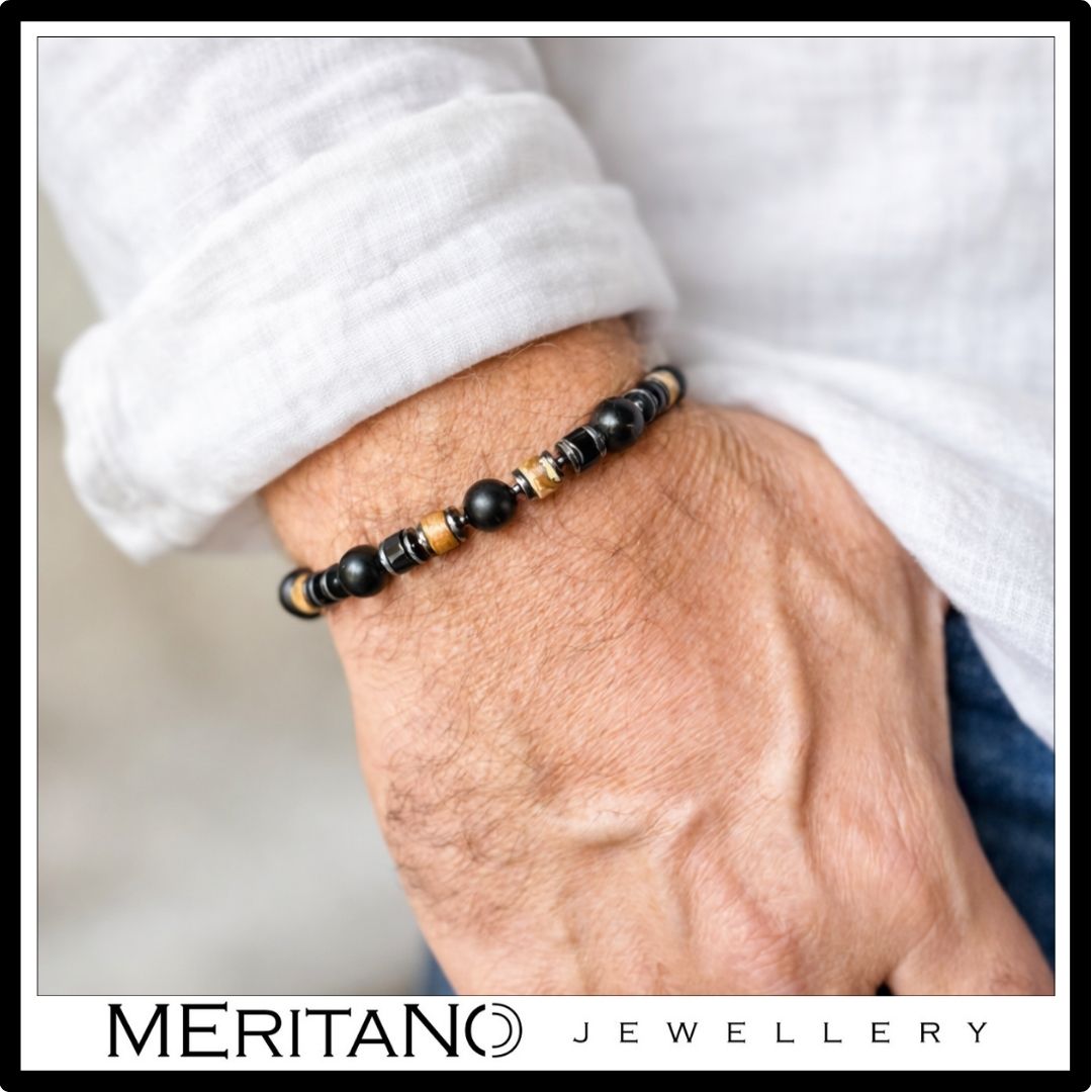 Bransoletka męska - turmalin, onyks, jaspis - widok na ręce