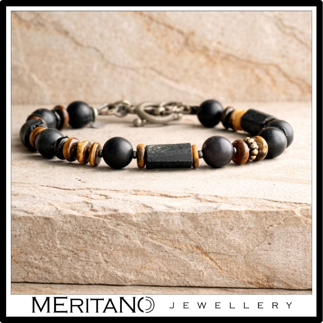 Bransoletka męska z turmalinem i tygrysim ok na jasnym tle