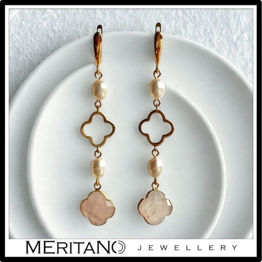 Długie kolczyki z perłami naturalnymi i różowym kwarcem - widok z przodu