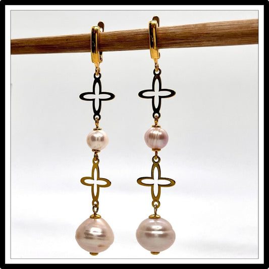 Długie kolczyki z perłami naturalnymi Długie kolczyki z perłami naturalnymi