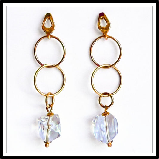 Kolczyki z kryształem górskim, wiszące  - widok z przodu, Meritano Jewellery