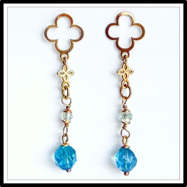 Kolczyki z kwarcem niebieskim i akwamarynem, wiszące - widok z przodu