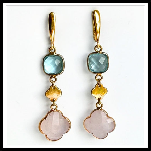 Kolczyki z kwarcem różowym i niebieskim, wiszące, zapięcie angielskie - widok z przodu