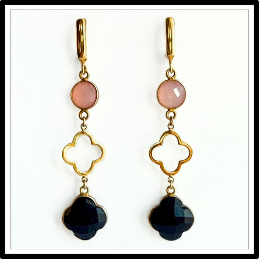 Kolczyki z onyksem i kwarcem różowym, długie, wiszące, zapięcie angielskie - Meritano Jewellery. Widok z przodu