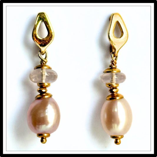 Kolczyki perły naturalne i różowy morganit, wiszące - widok z przodu