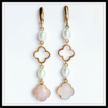 Kolczyki z perłami i różowym kwarcem, długie  wiszące, zapięcie angielskie - widok z przodu