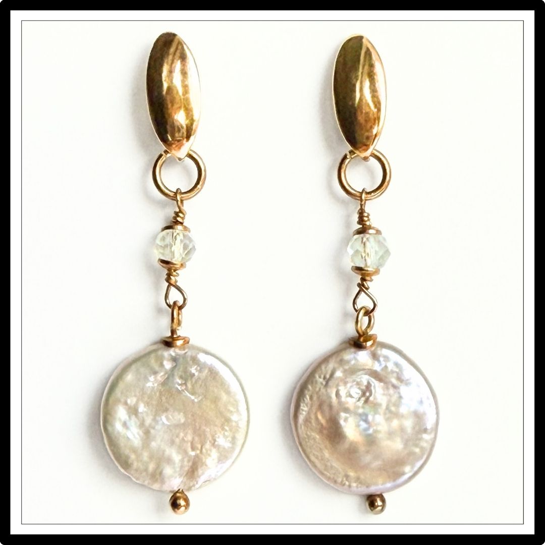 Kolczyki z perłami i topazem, wiszące - widok z przodu