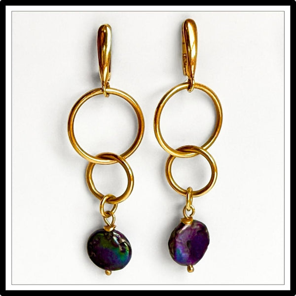 Kolczyki z perłami czarnymi i złotymi kołami, zapięcie angielskie, wiszące - widok z przodu