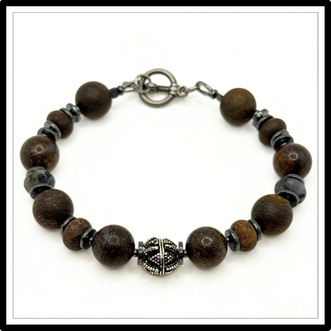 Męska bransoletka z kamieni naturalnych, brązowa, widok z góry