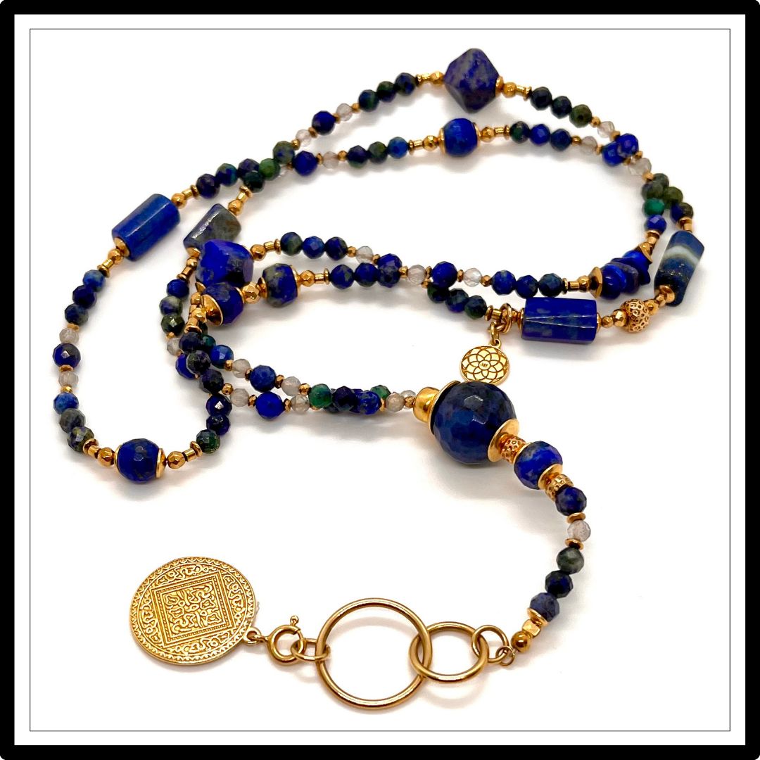 Długi, niebieski naszyjnik lapis lazuli, azuryt i moneta