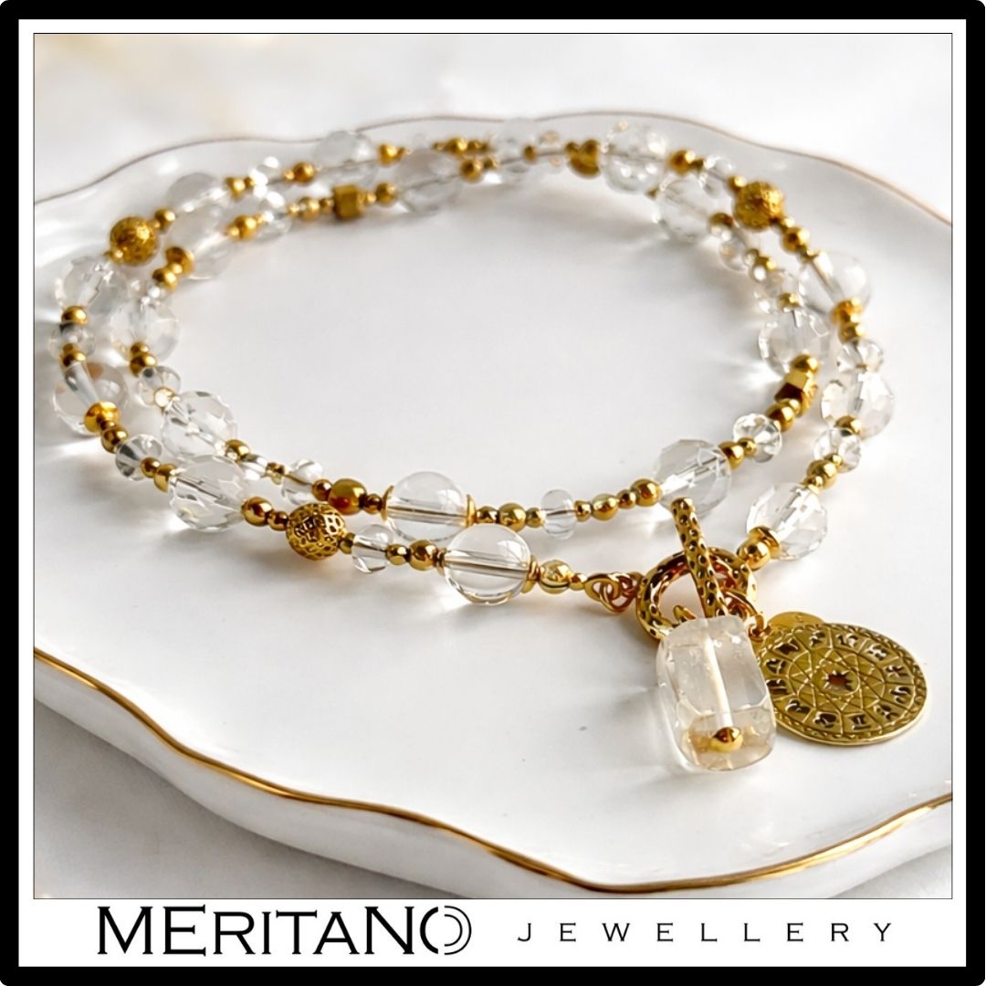 Kryształ górski naszyjnik z zapięciem z przodu, złota zawieszka koło zodiaku