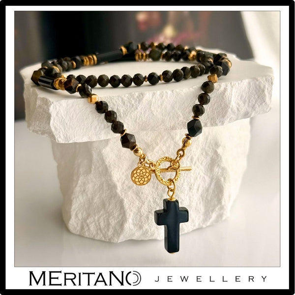 Naszyjnik z onyksem i obsydianem - biżuteria ochronna z krzyżem