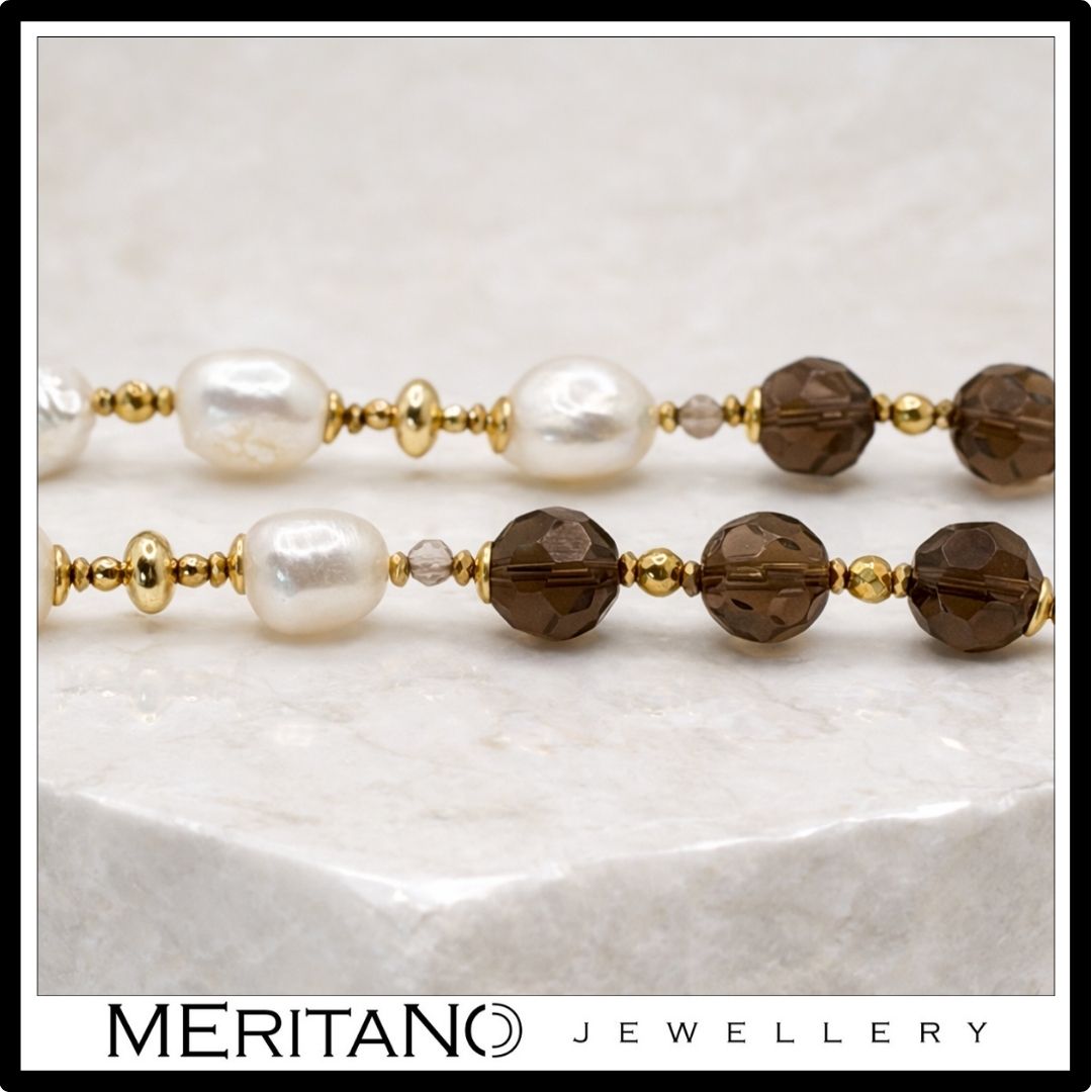 Naszyjnik z pereł barokowych z kwarcem dymnym, zapięcie z przodu na patyczek - skala kamieni