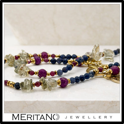 Naszyjnik z szafirem i rubinem z koniczyną labradorytu, naszyjnik krawatka  z kamieni naturalnych - skala kamieni