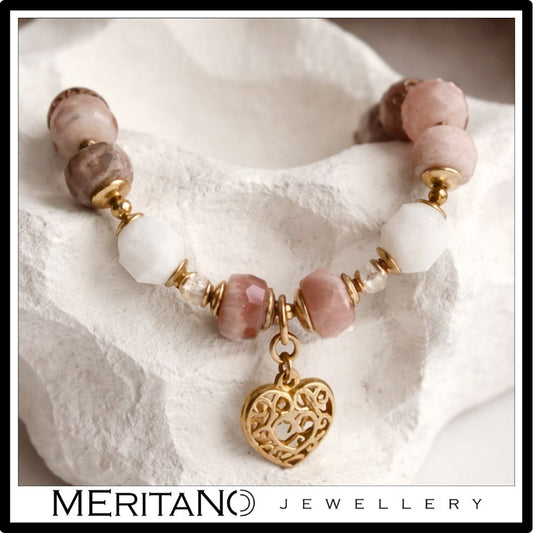 bransoletka kamień księżycowy i kamień słoneczny zawieszka serce - zbliżenie