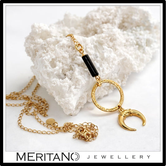 Naszyjnik krawatka z onyksem i księżycem, srebro pozłacane